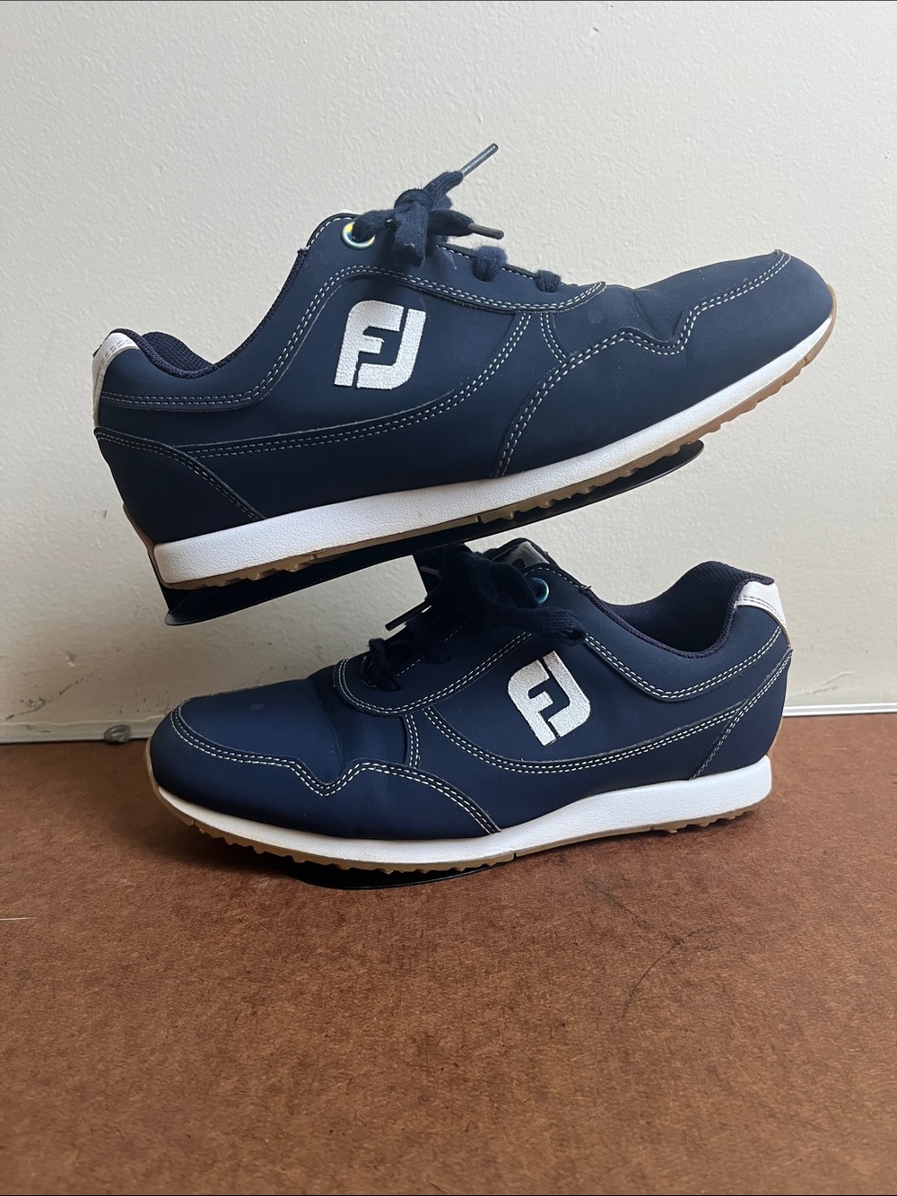 FootJoy VoMii Women’s Navy and White Athletic Sneakers Size 8.5
